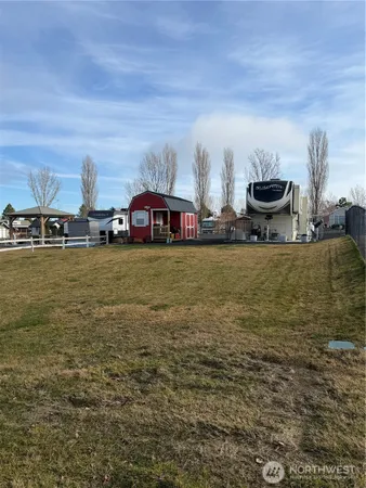 a view of a lake with house
