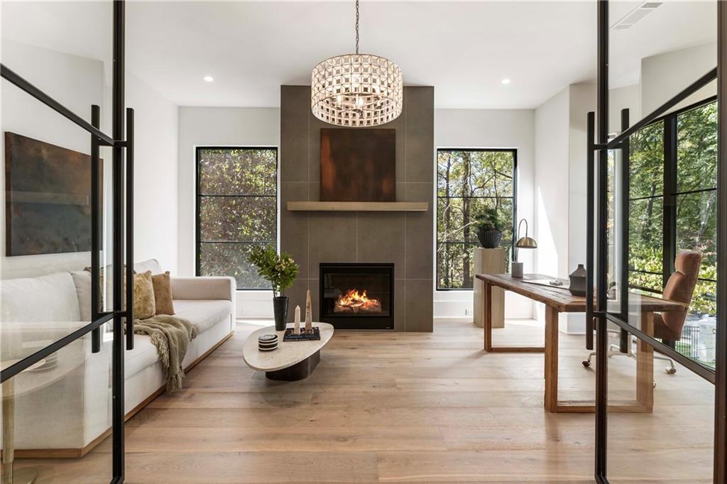 388 Londonberry Road Northwest Sandy Springs, GA 30327 - Photo 12 of 94