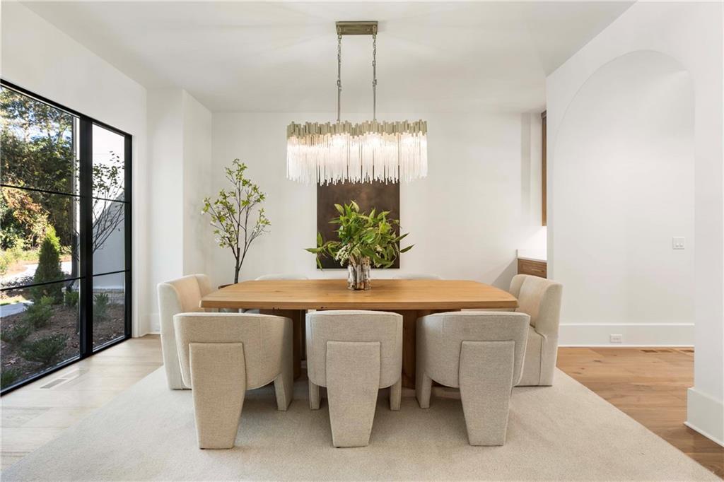 388 Londonberry Road Northwest Sandy Springs, GA 30327 - Photo 14 of 94