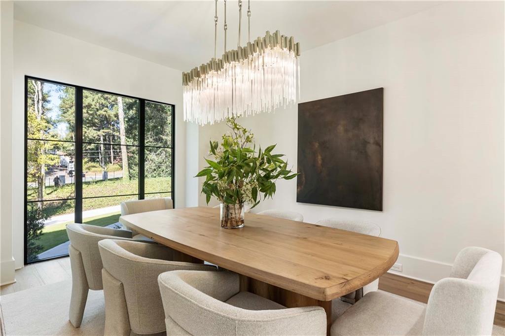 388 Londonberry Road Northwest Sandy Springs, GA 30327 - Photo 15 of 94