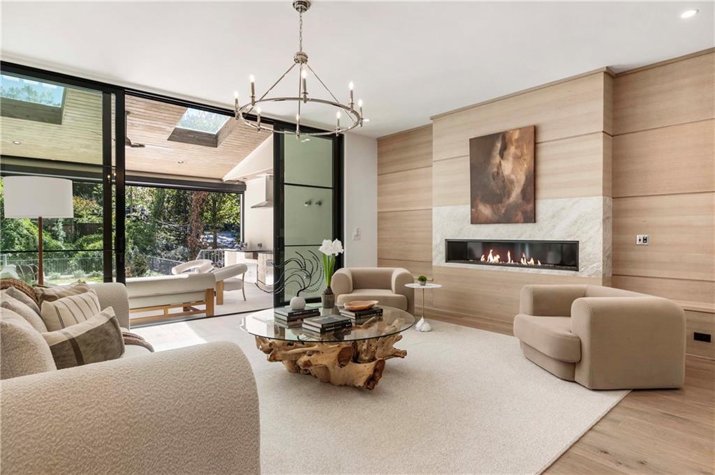 388 Londonberry Road Northwest Sandy Springs, GA 30327 - Photo 17 of 94