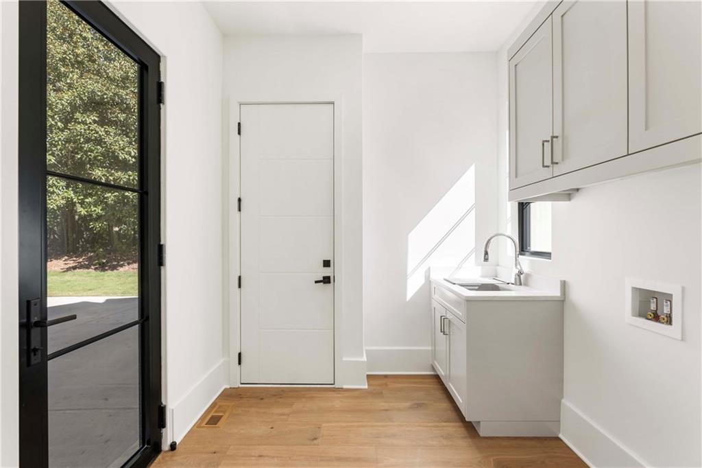 388 Londonberry Road Northwest Sandy Springs, GA 30327 - Photo 30 of 94