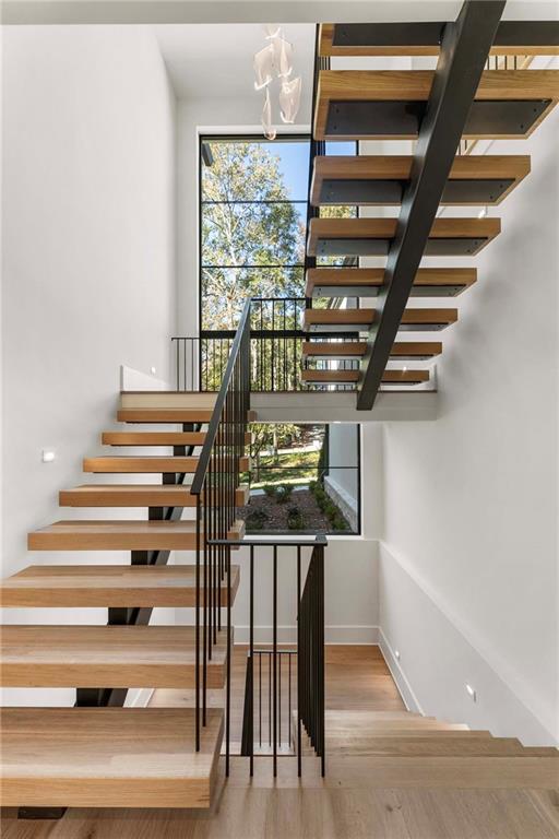 388 Londonberry Road Northwest Sandy Springs, GA 30327 - Photo 38 of 94