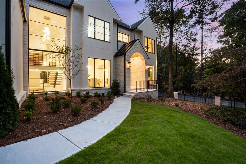 388 Londonberry Road Northwest Sandy Springs, GA 30327 - Photo 8 of 94