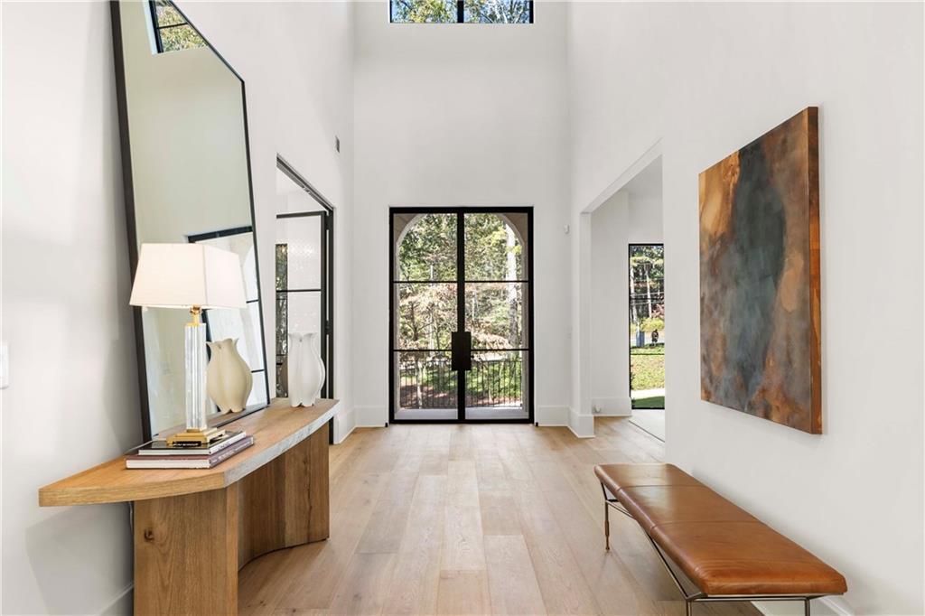 388 Londonberry Road Northwest Sandy Springs, GA 30327 - Photo 9 of 94