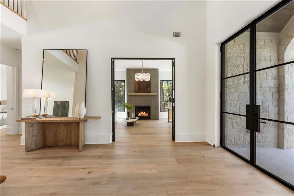 388 Londonberry Road Northwest Sandy Springs, GA 30327 - Photo 10 of 94