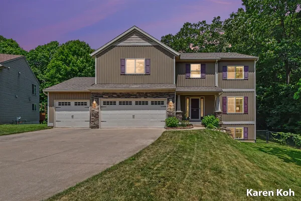 $679,900 | 4521 Burton Forest Court Southeast, Grand Rapids, MI 49546