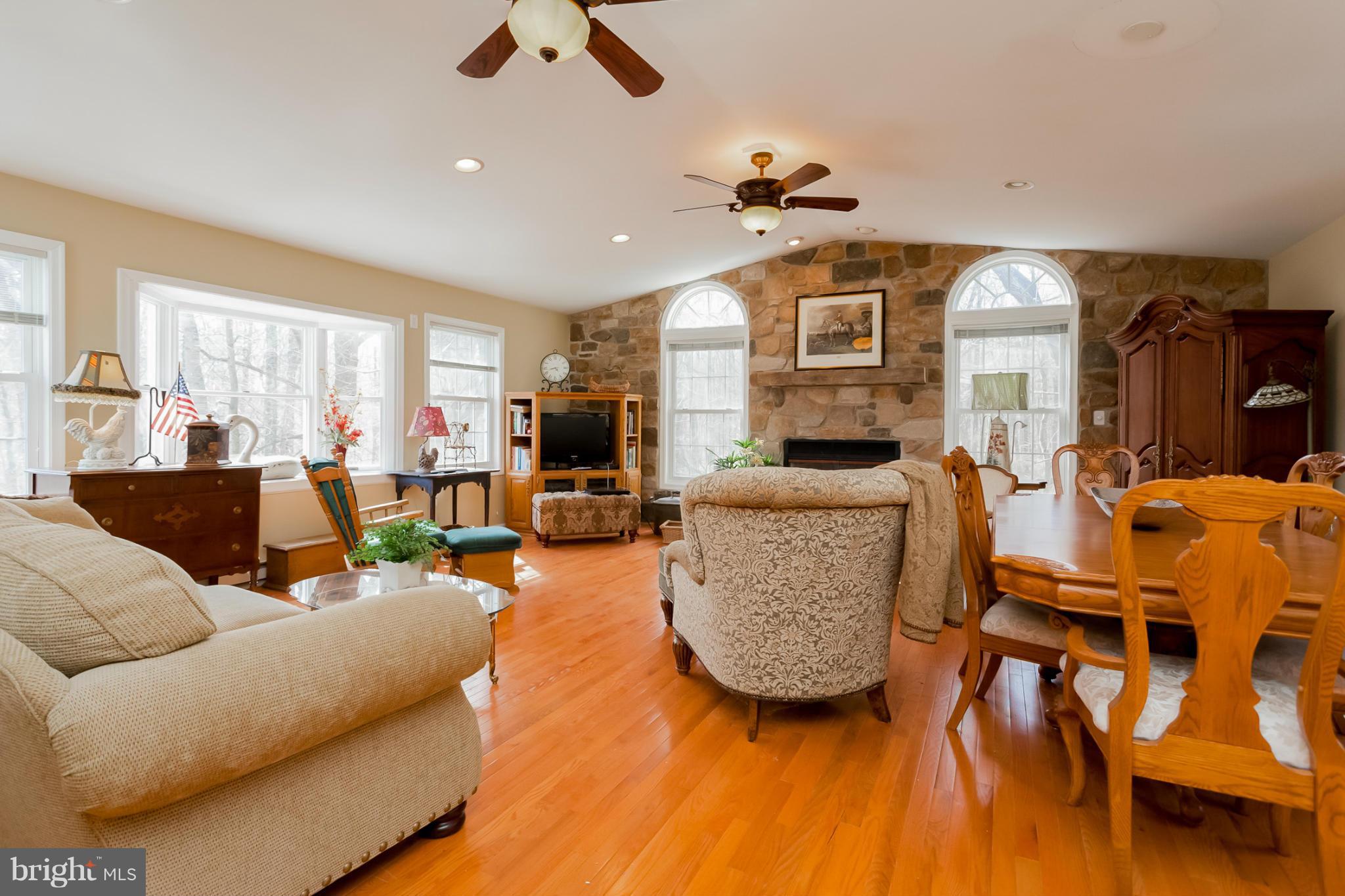 3825 West Chapel Road Aberdeen, MD 21001 - Photo 4 of 24 Family Room