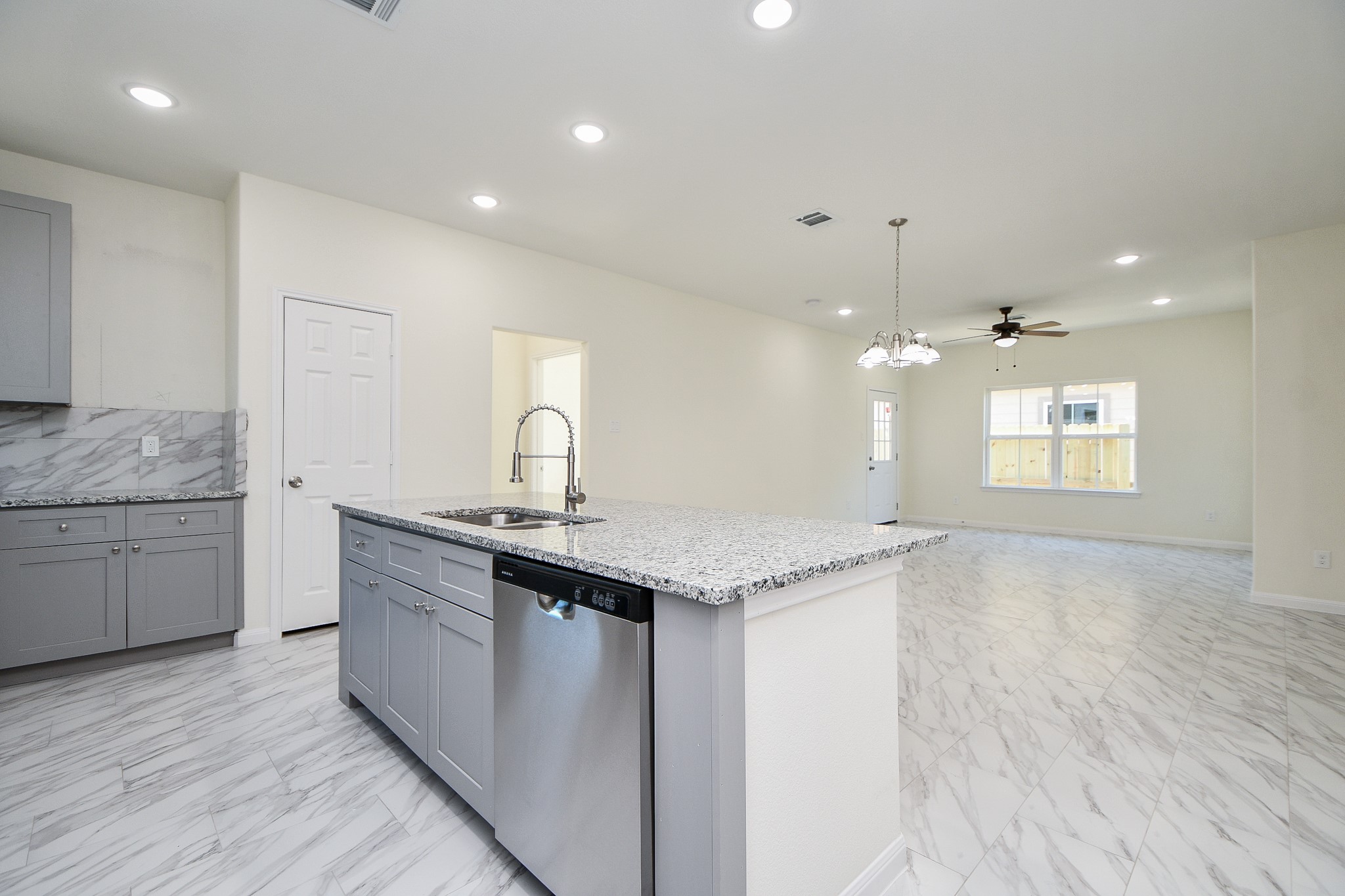 2815 Pine Estate Lane Houston, TX 77014 - Photo 15 of 32