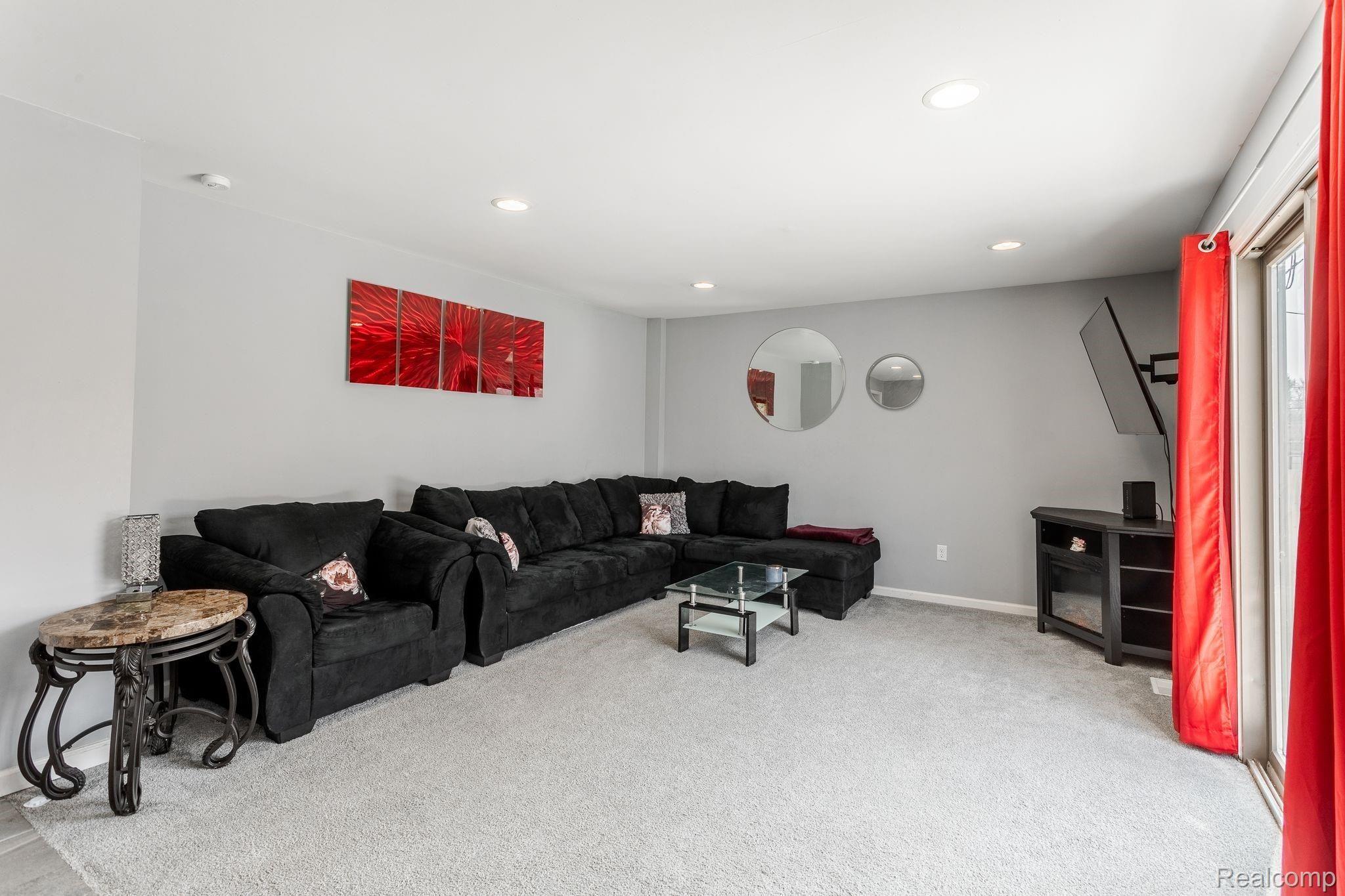 9836 Ruth Avenue Allen Park, MI 48101 - Photo 12 of 30 asLRrVTk.jpeg
