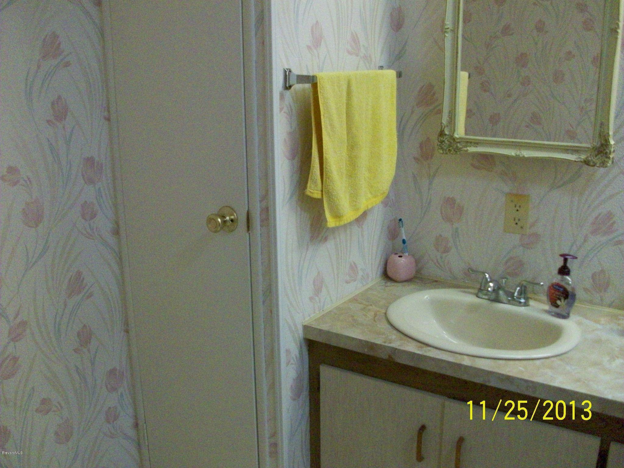 1062 Sebastian Road Barefoot Bay, FL 32976 - Photo 15 of 17 100_3149