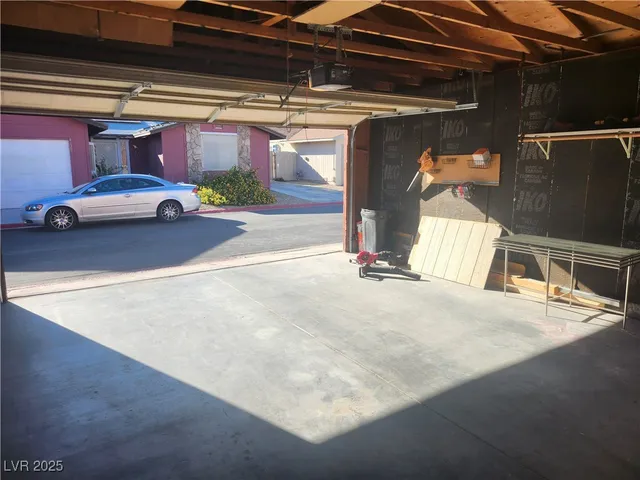 $1,500 | 4726 Madrigal Way, Las Vegas, NV 89122