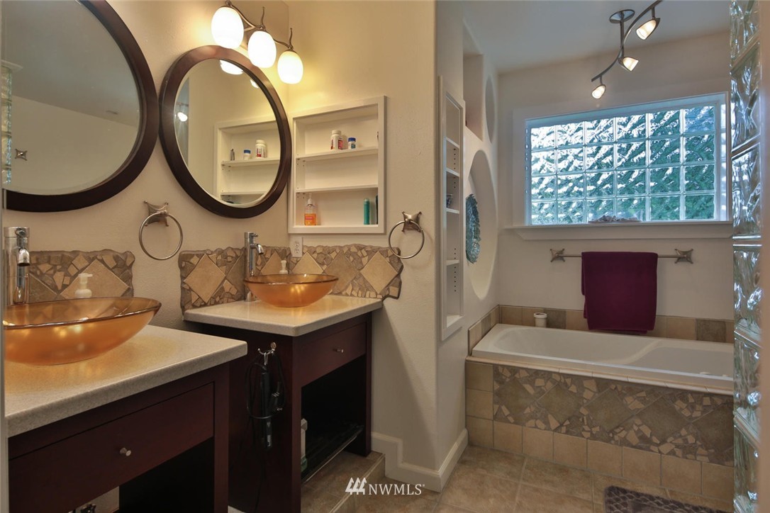 28622 Northeast Big Rock Road Duvall, WA 98019 - Photo 17 of 25 Gallery Image 17