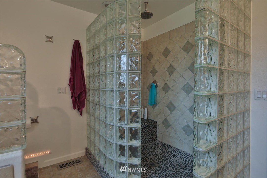 28622 Northeast Big Rock Road Duvall, WA 98019 - Photo 19 of 25 Gallery Image 19