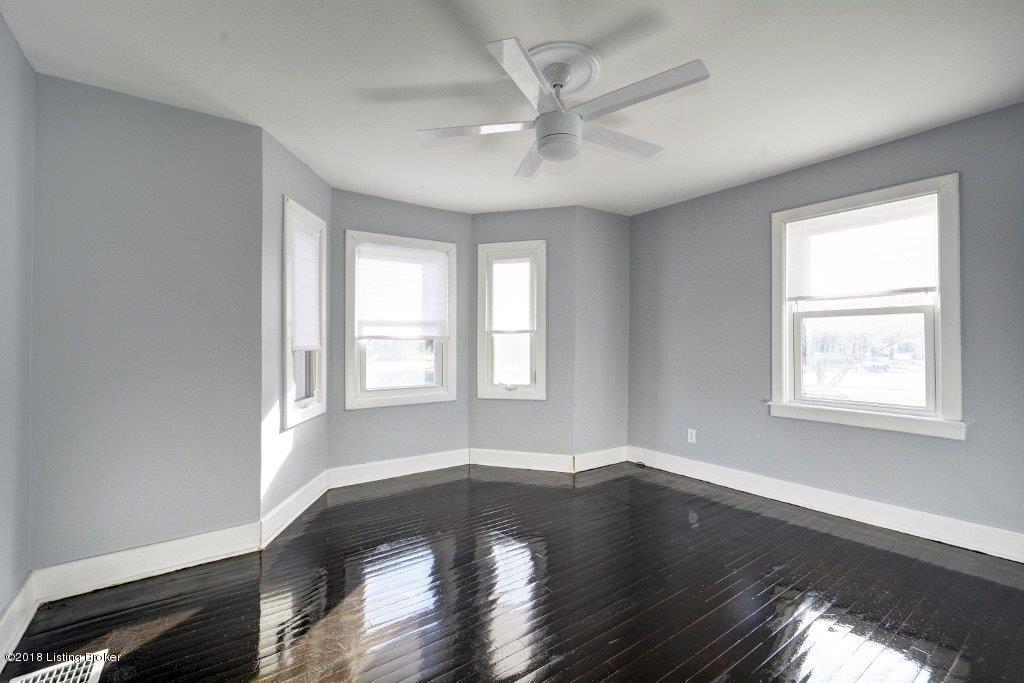 4138 Dover Road Louisville, KY 40216 - Photo 16 of 39 16