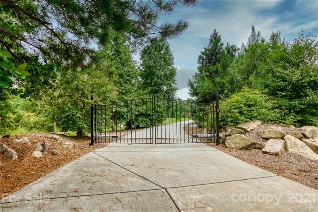 9658 Van Wyck Road Lancaster, SC 29720 - Photo 43 of 44 a view of a bench with wooden fence
