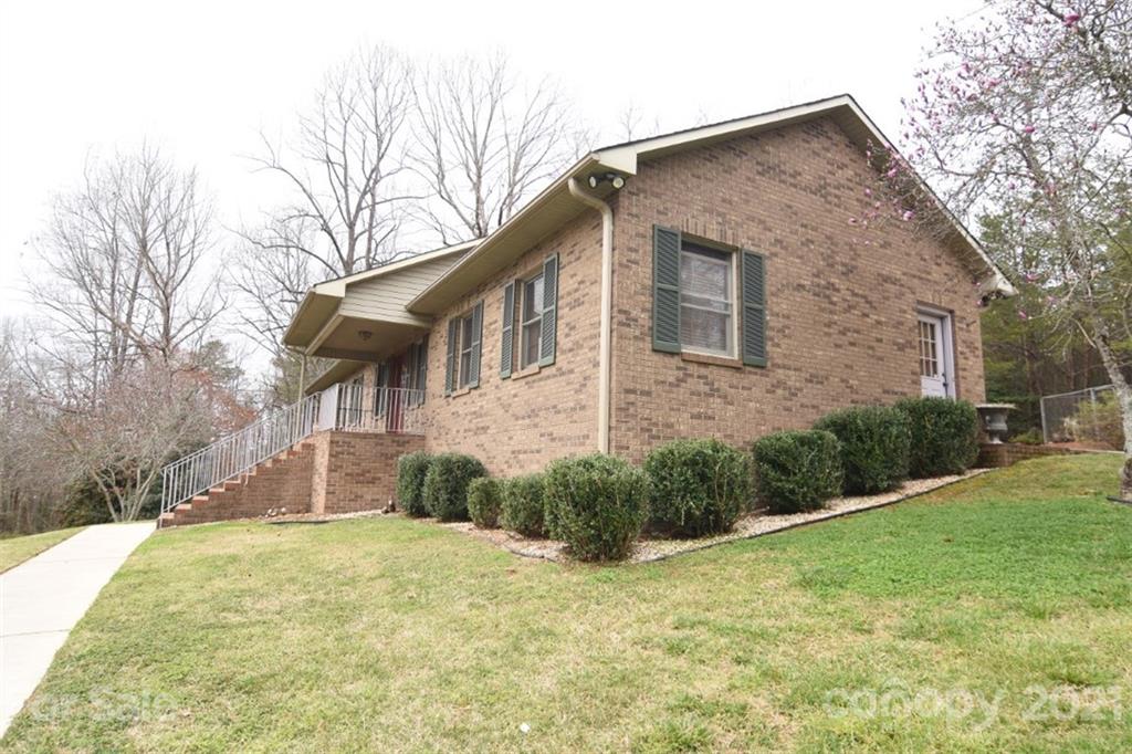 3133 Roland Road Morganton, NC 28655 - Photo 4 of 48 Gallery Image 4