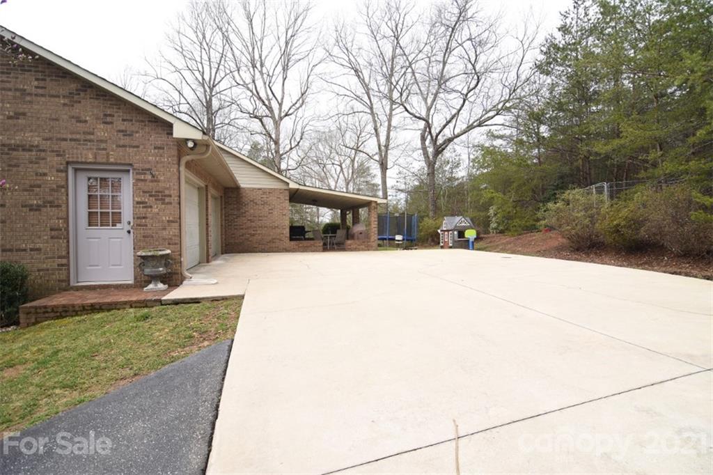 3133 Roland Road Morganton, NC 28655 - Photo 7 of 48 Gallery Image 7