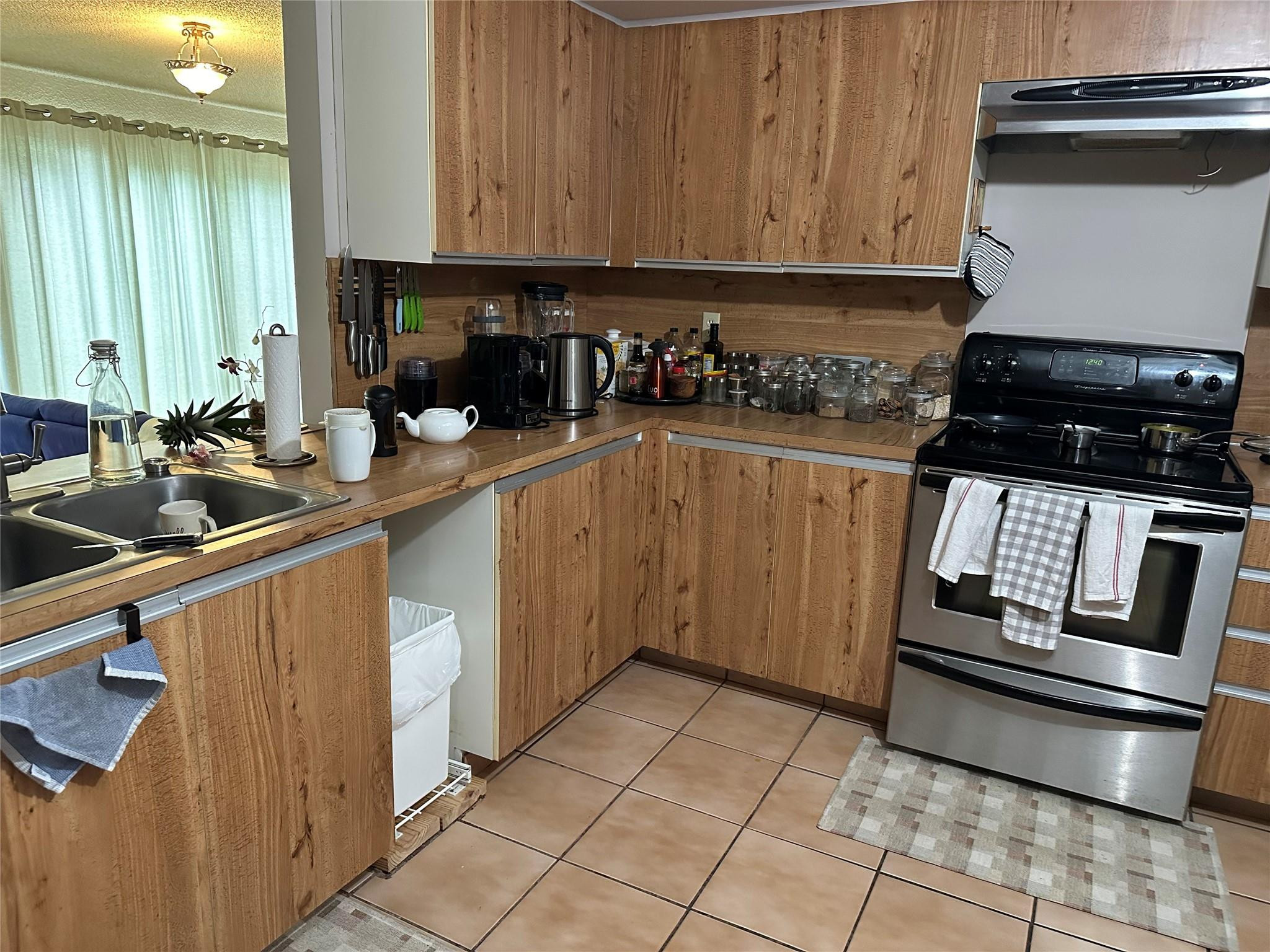 5713 Lime Hill Road Lauderhill, FL 33319 - Photo 4 of 27 Photo 4