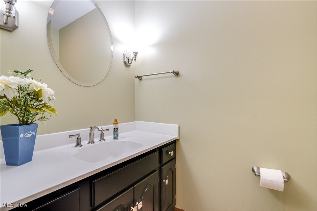 3465 Bancroft Road Akron, OH 44333 - Photo 23 of 50 Powder Room