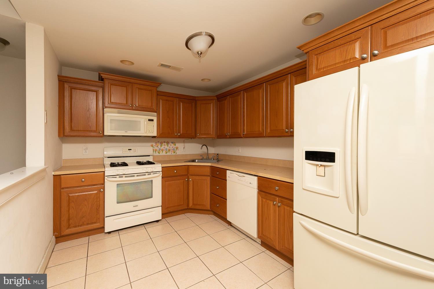 1630 Welsh Road, Unit 32D Philadelphia, PA 19115 - Photo 8 of 19