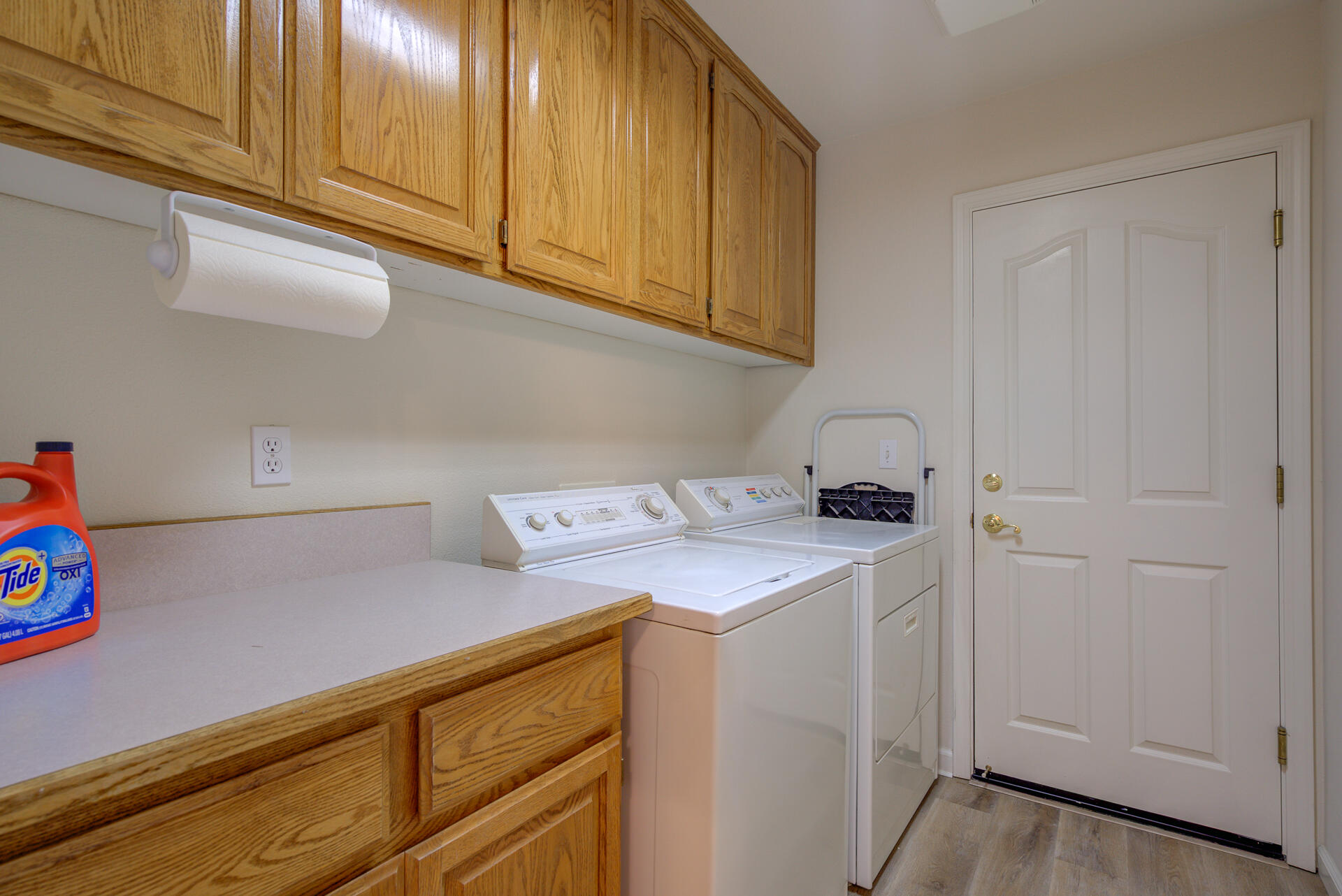 13223 Padani Drive Redding, CA 96003 - Photo 25 of 48 a utility room with cabinets