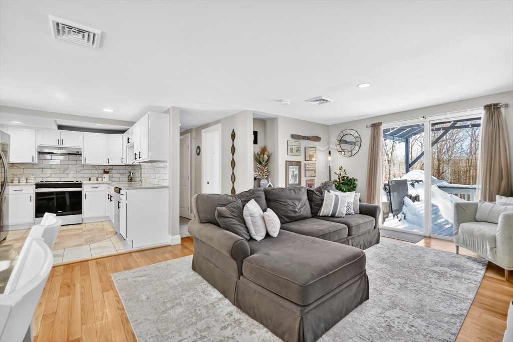 261 Chapin Road Hampden, MA 01036 - Photo 14 of 36