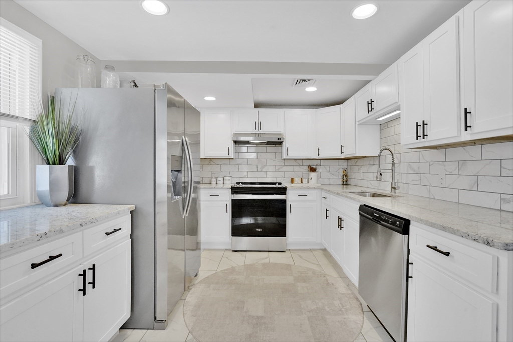 261 Chapin Road Hampden, MA 01036 - Photo 4 of 36