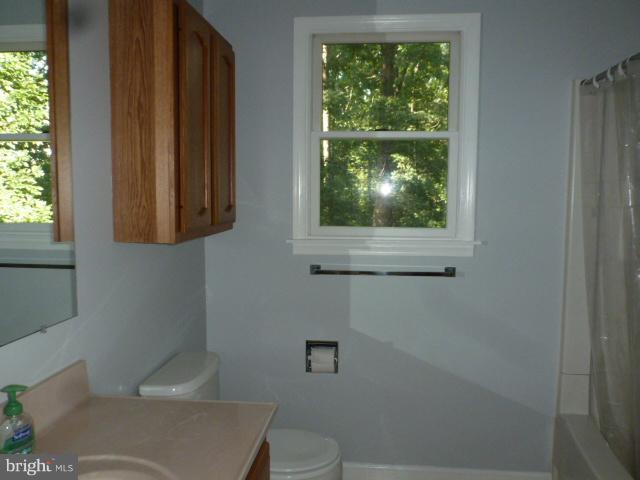 433 Pine Road Stephenson, VA 22656 - Photo 11 of 24 Upper level, Hall Full~Bath