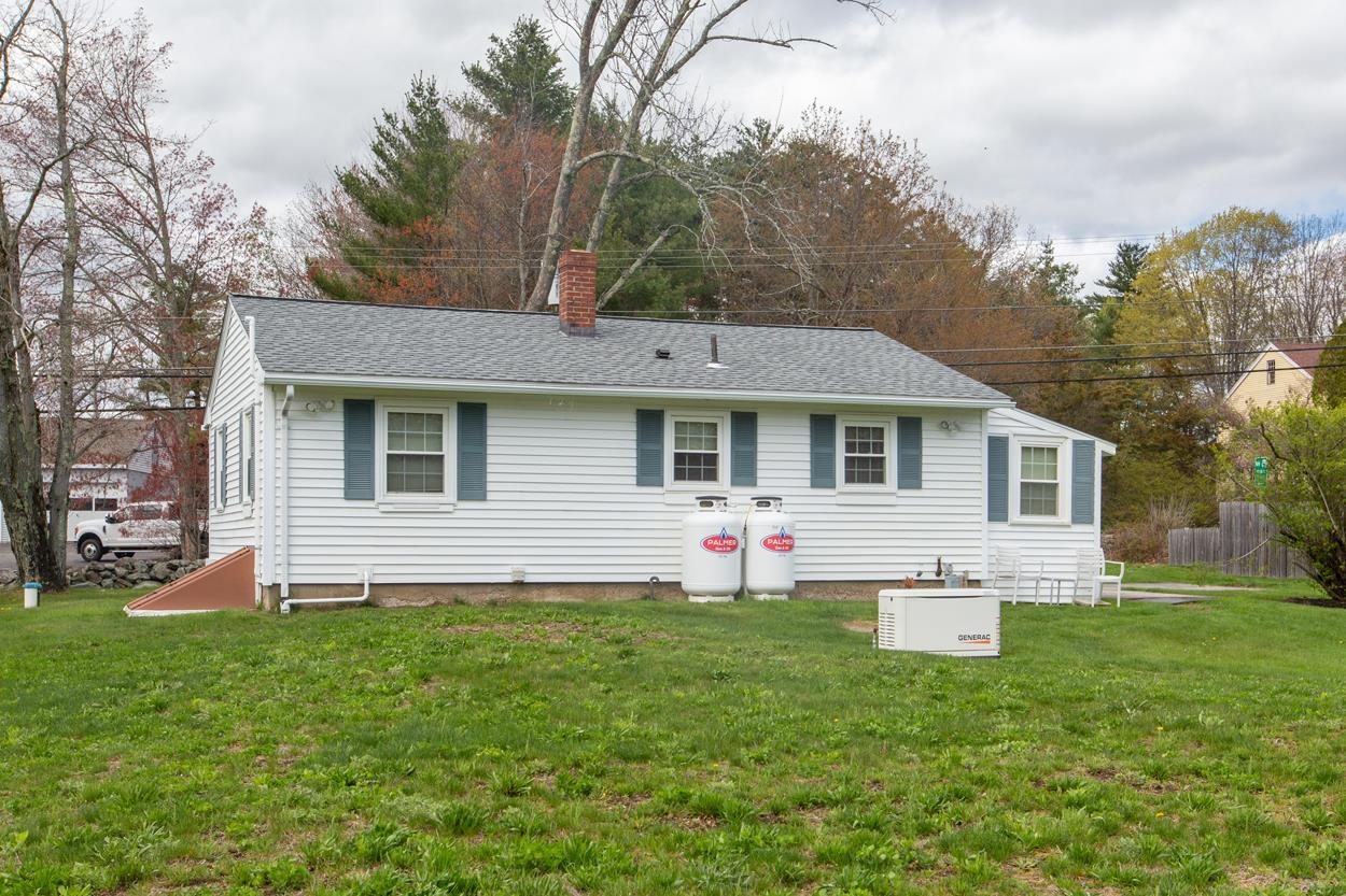 264 Stage Road Hampstead, NH 03841 - Photo 6 of 17