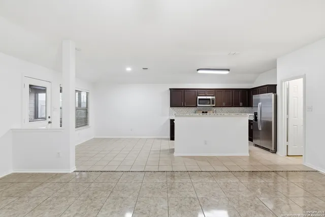 $2,695 | 8415 Painted Wagon, San Antonio, TX 78254