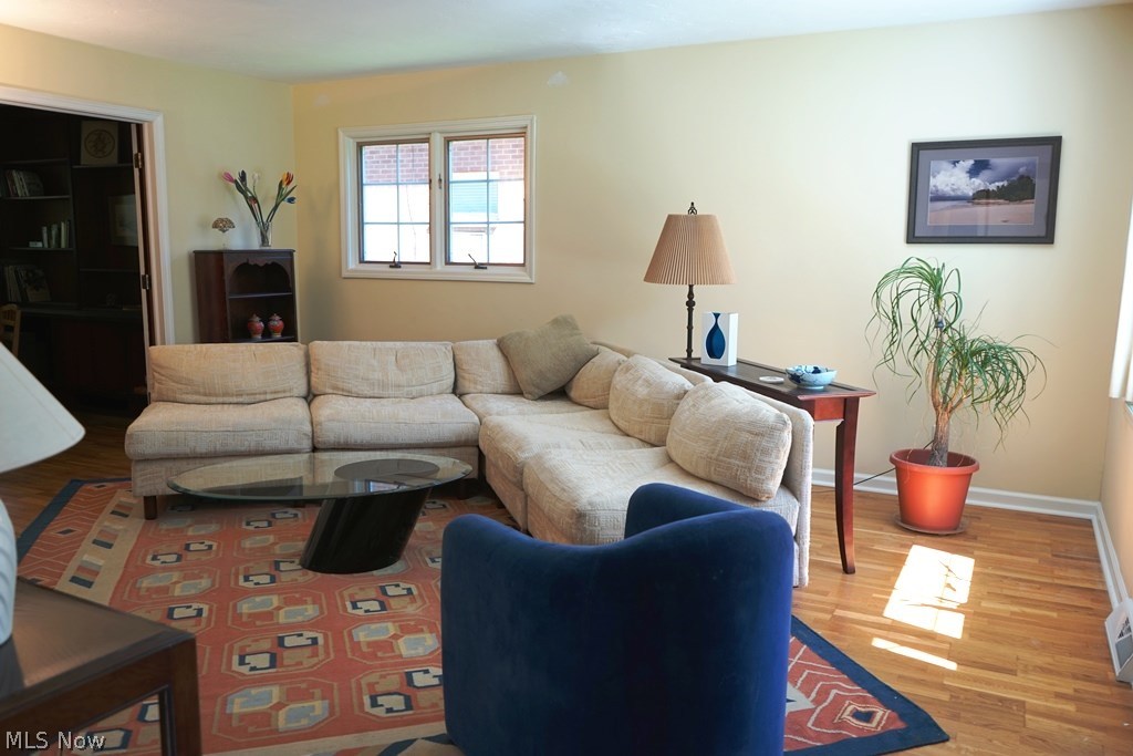 2314 Lamberton Road Cleveland, OH 44118 - Photo 3 of 25