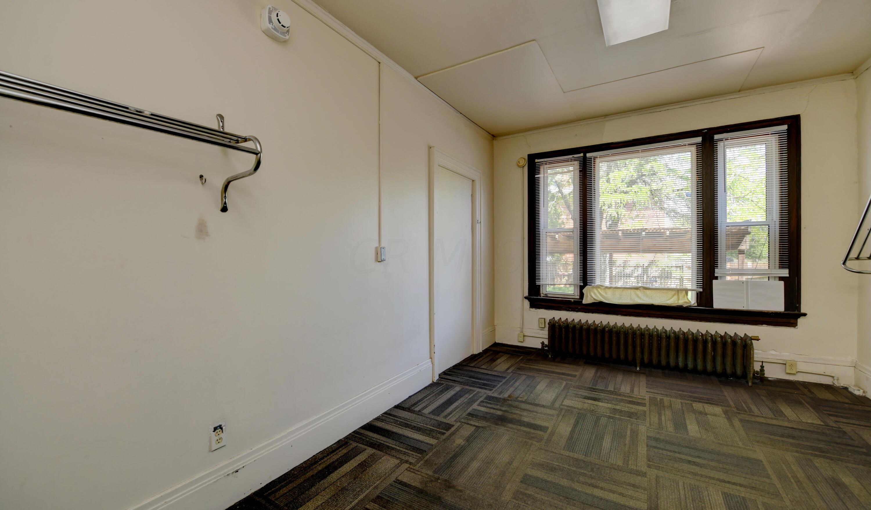 868 Bryden Road Columbus, OH 43205 - Photo 14 of 47 First Floor Living Space (8)
