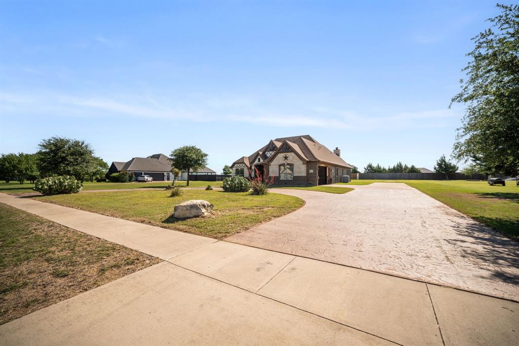 422 Rugged Drive Red Oak, TX 75154 - Photo 2 of 33 Gallery Image 2
