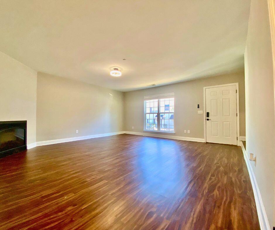 1126 Maple Tree Lane Chattanooga, TN 37421 - Photo 2 of 20 living room