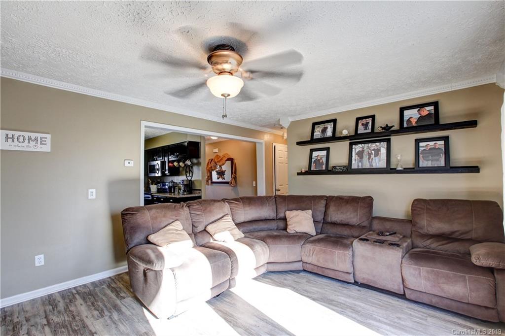 125 Dayton Road Dallas, NC 28034 - Photo 8 of 36 Gallery Image 8