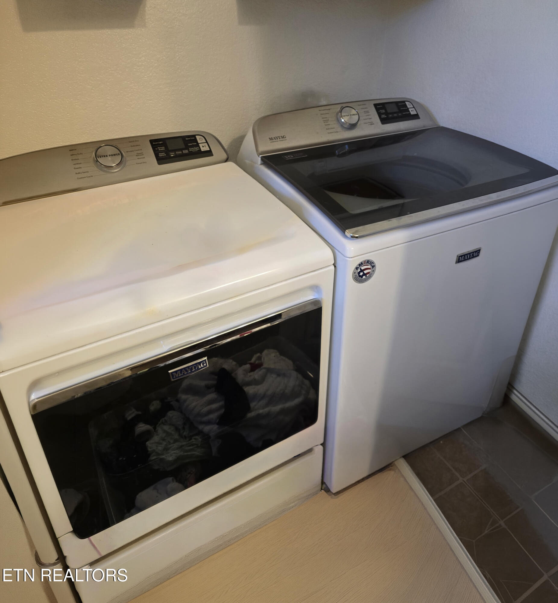 460 Defoe Circle Maryville, TN 37804 - Photo 6 of 11 laundry rm