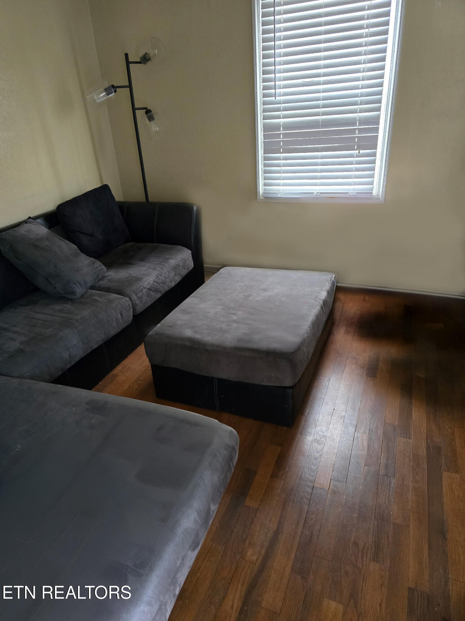 460 Defoe Circle Maryville, TN 37804 - Photo 7 of 11 living rm