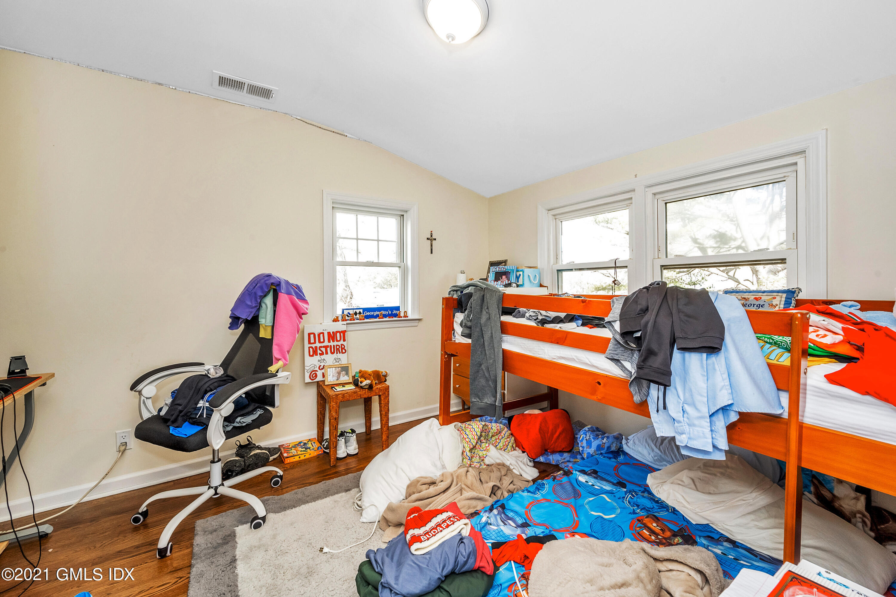 33 Sunshine Avenue Riverside, CT 06878 - Photo 14 of 18 a bed room with furniture and a window