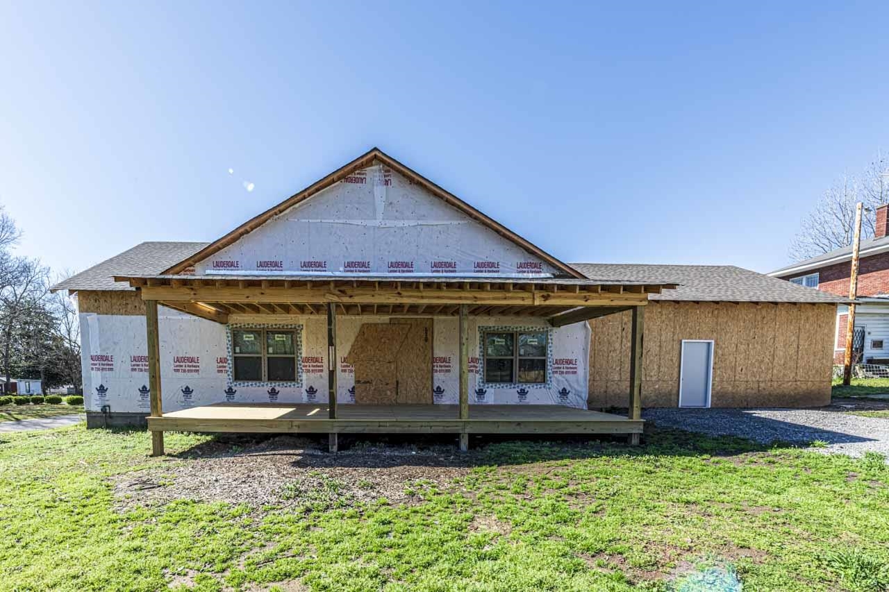 400 Barfield Avenue Henning, TN 38041 - Photo 7 of 39 a front view of a house with a yard