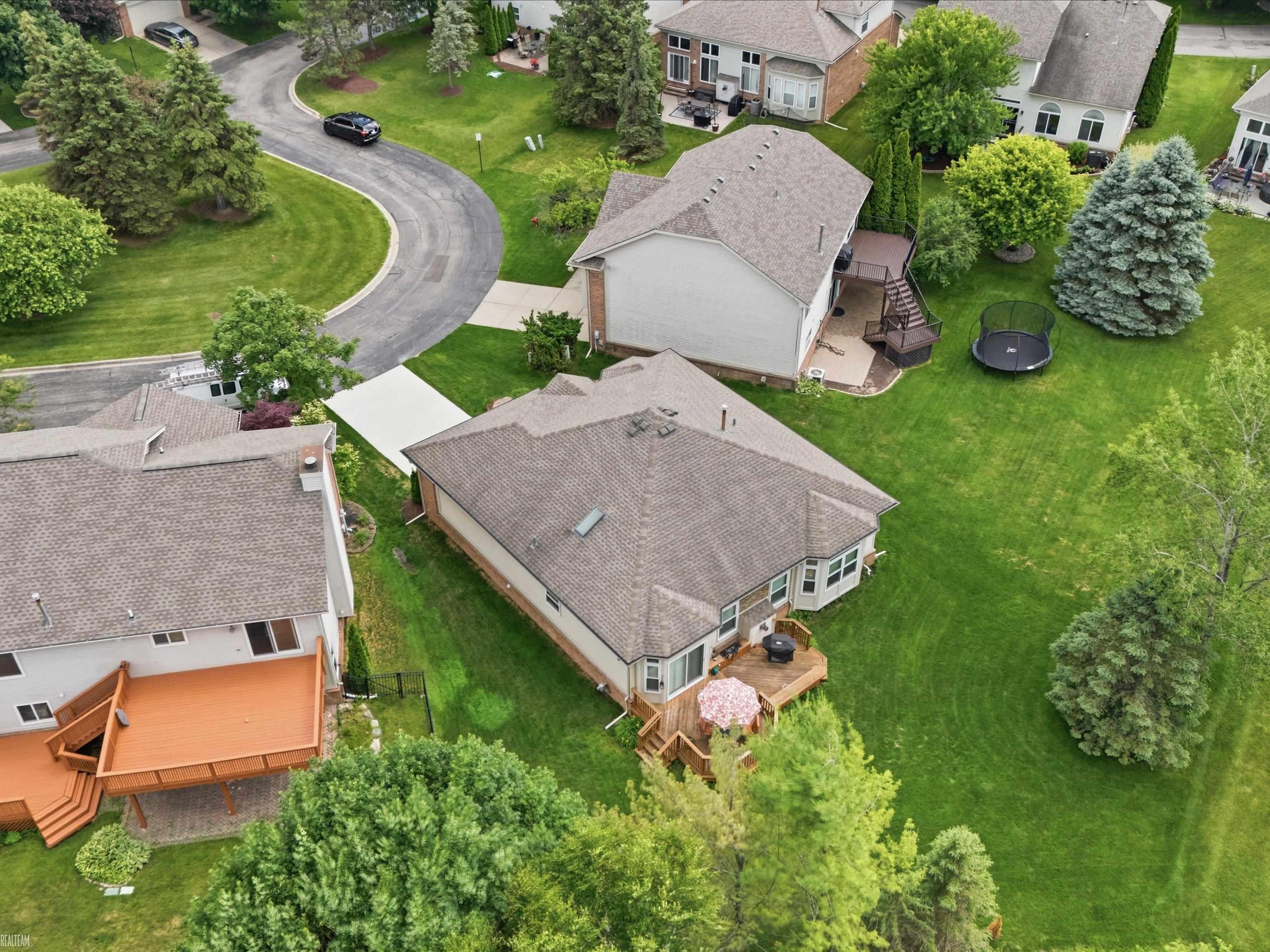 4652 Amberwood Court Rochester, MI 48306 - Photo 44 of 45