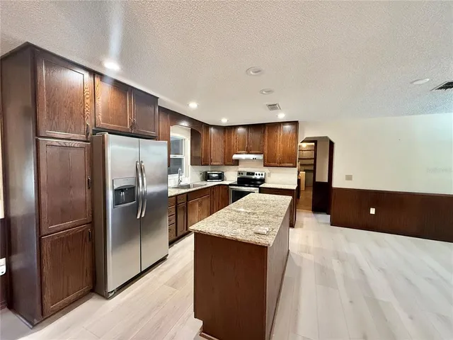 $2,600 | 2503 Woodhaven Court, Orlando, FL 32818