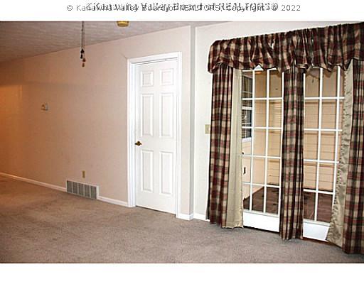 7 Wynfield Trace Winfield, WV 25213 - Photo 2 of 16 Den/Family/Great Room.