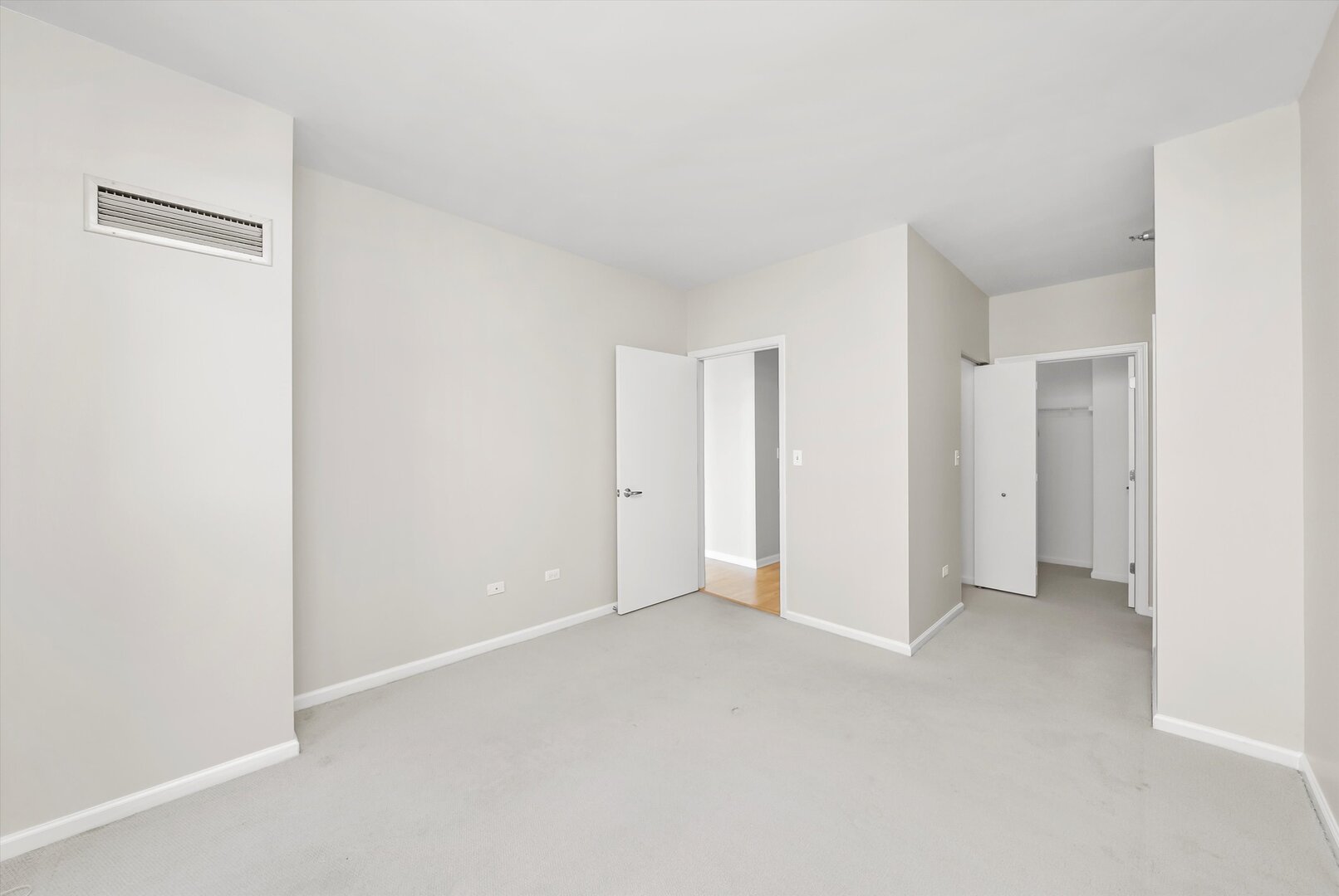 1255 South State Street, Unit 1702 Chicago, IL 60605 - Photo 23 of 36 a view of an empty room