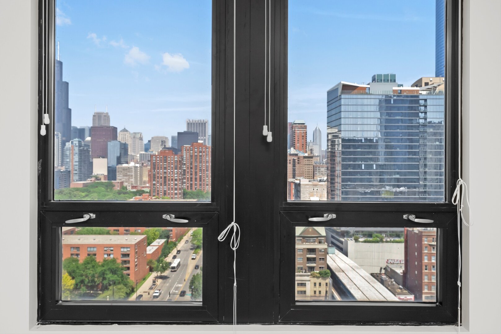 1255 South State Street, Unit 1702 Chicago, IL 60605 - Photo 30 of 36 a view of a window