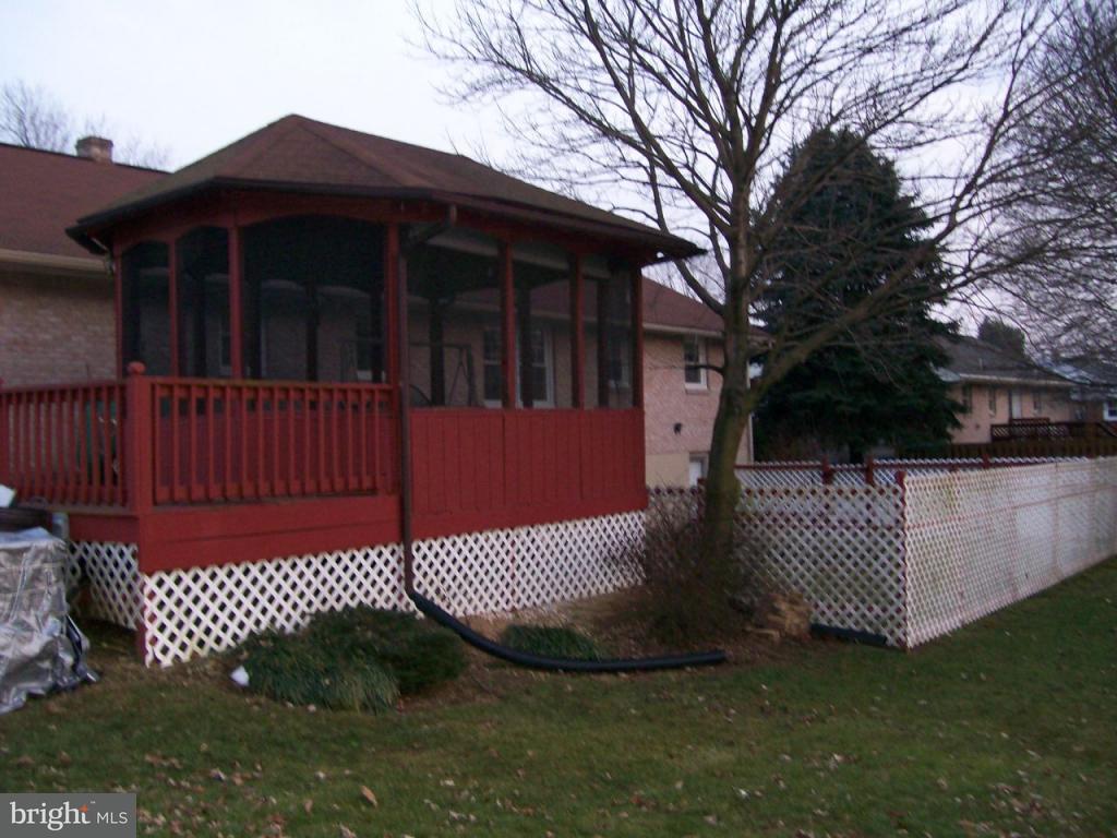 910 May Road Lititz, PA 17543 - Photo 2 of 5
