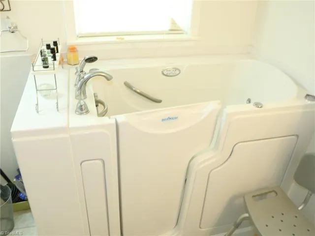 $249,000 | 2615 Solomon Lea Road, Leasburg, NC 27291