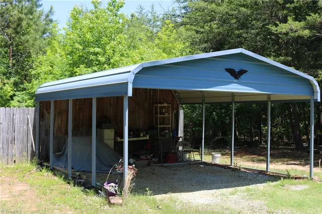 $249,000 | 2615 Solomon Lea Road, Leasburg, NC 27291
