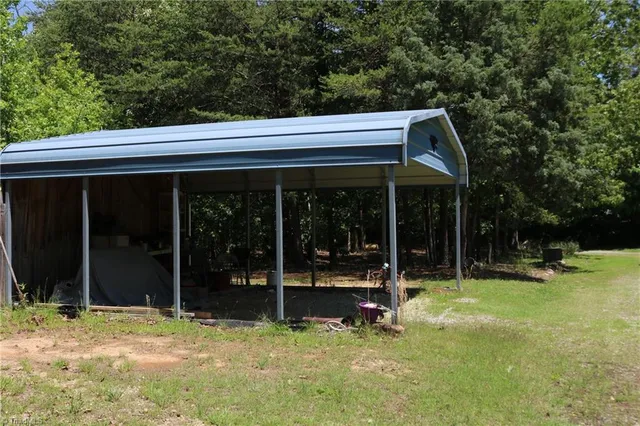 $249,000 | 2615 Solomon Lea Road, Leasburg, NC 27291
