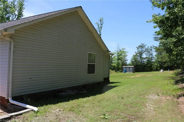 $249,000 | 2615 Solomon Lea Road, Leasburg, NC 27291
